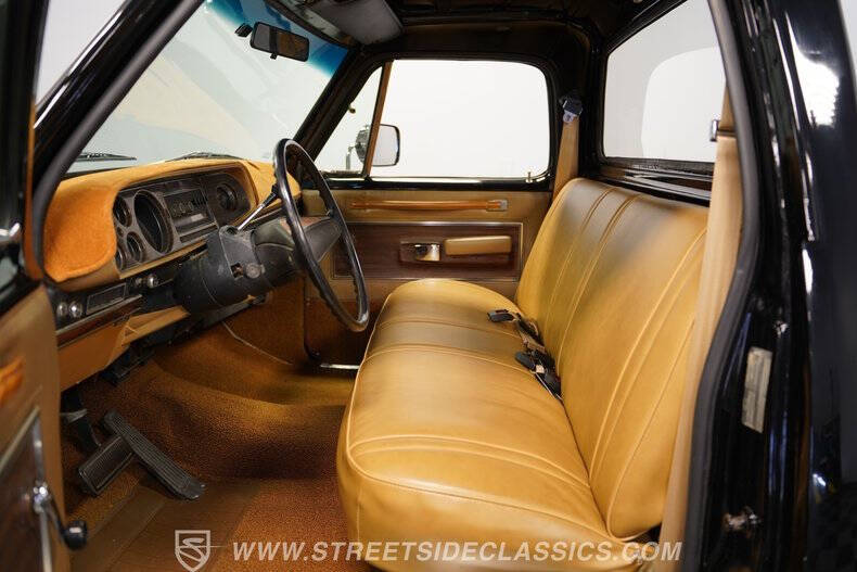 1977 Dodge D100 Pickup