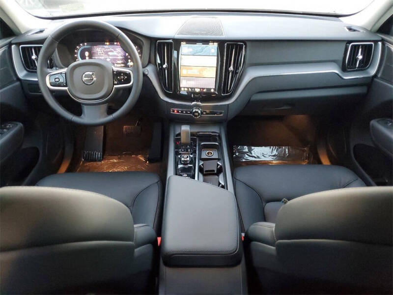 2025 Volvo XC60 B5 Plus Dark Theme