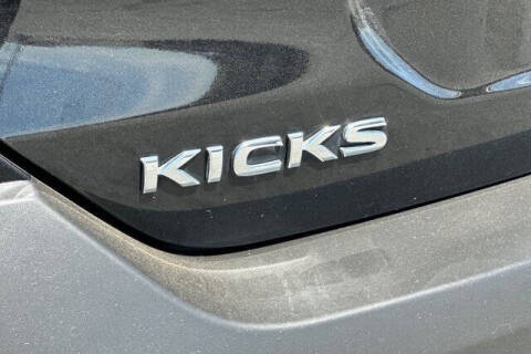 2020 Nissan Kicks SR