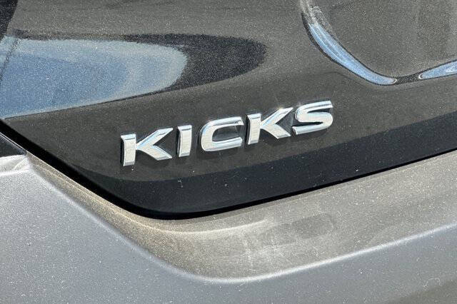 2020 Nissan Kicks SR