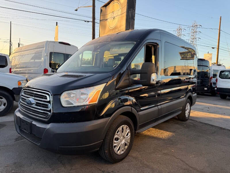 2015 Ford Transit XLT photo 3