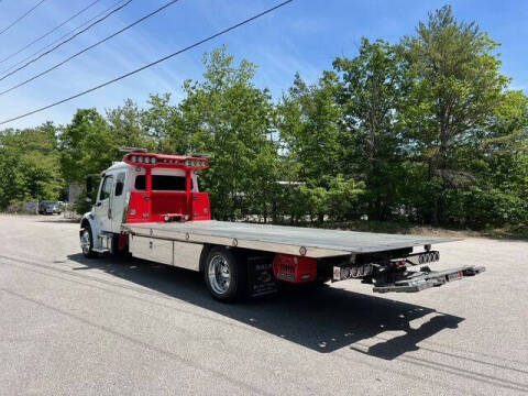 2023 Freightliner M2 106