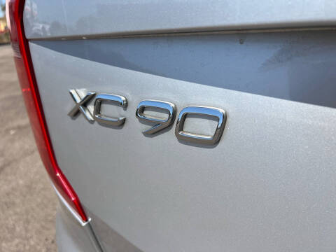 2020 Volvo XC90 T5 Momentum