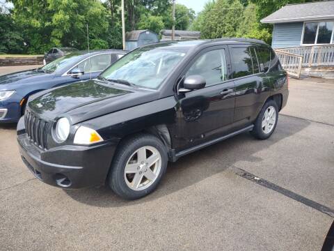 2007 Jeep Compass for sale at Dave's Car Corner in Hartford City IN