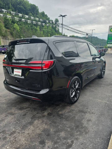 2027 Chrysler Pacifica Limited