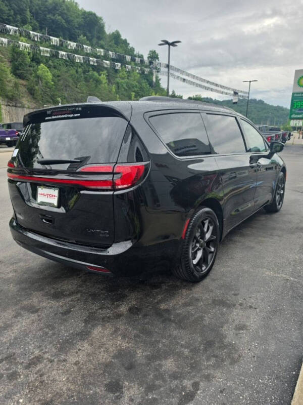 2027 Chrysler Pacifica Limited