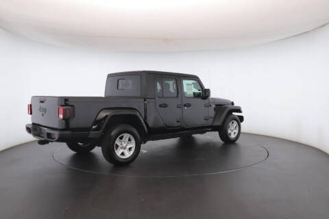 2022 Jeep Gladiator Sport