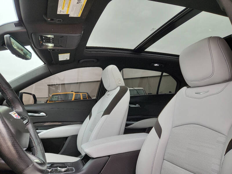 2024 Cadillac XT4 Sport