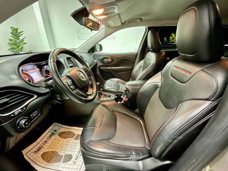 2019 Jeep Cherokee Trailhawk