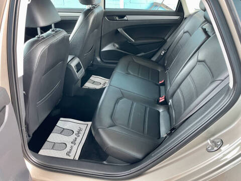 2015 Volkswagen Passat 1.8T Wolfsburg Edition