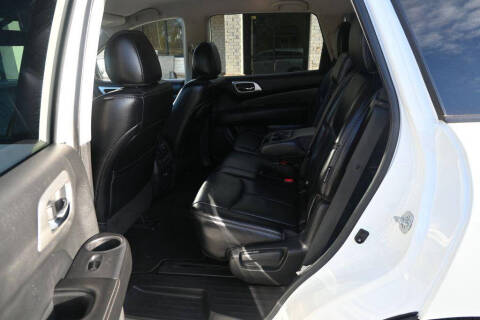 2020 Nissan Pathfinder SL