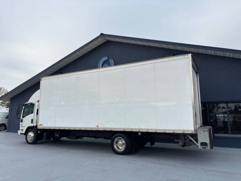 2017 Isuzu NRR 24FT Box Van