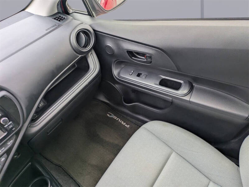 2015 Toyota Prius c Four