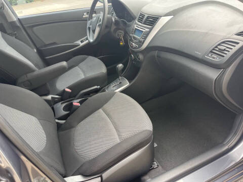 2012 Hyundai Accent GS