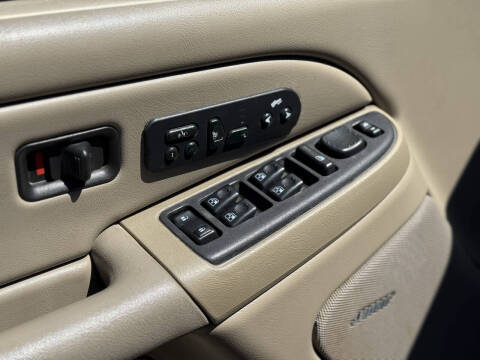 2004 Chevrolet Suburban 1500 LT