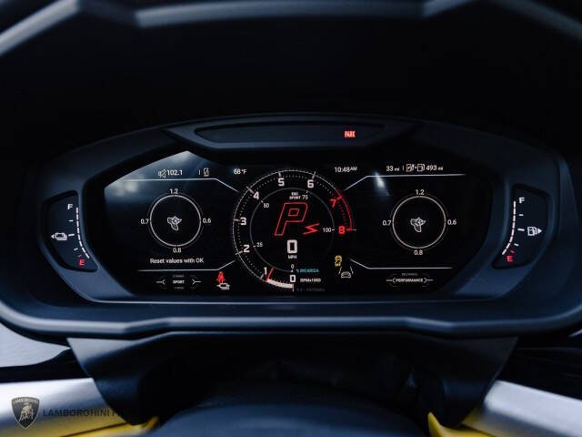 2025 Lamborghini Urus SE