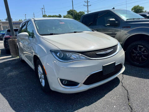 2020 Chrysler Pacifica Touring