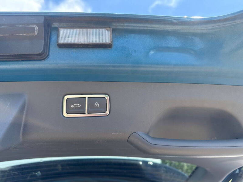 2024 Kia EV9 Land