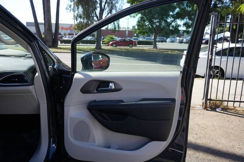 2021 Chrysler Pacifica Touring L