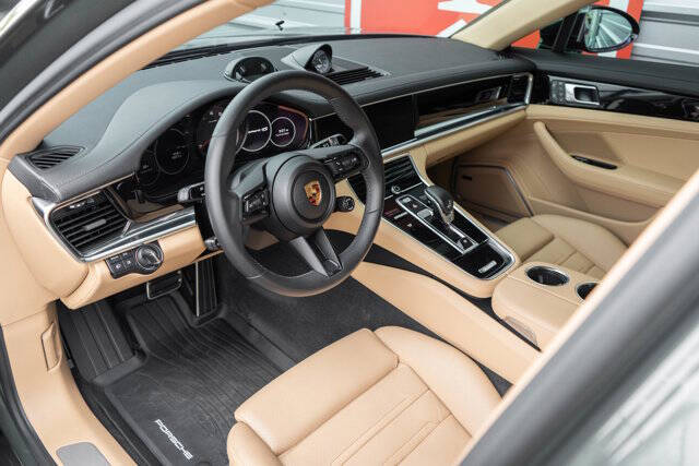 2022 Porsche Panamera 14