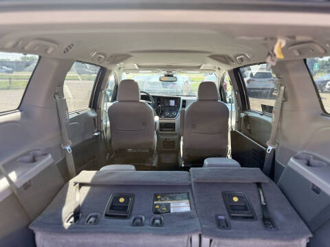 2020 Toyota Sienna XLE 8-Passenger