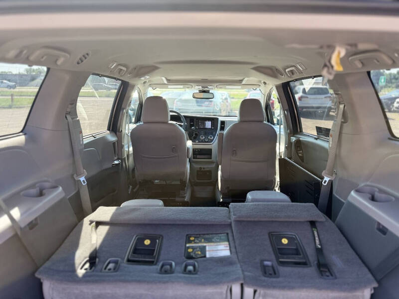 2020 Toyota Sienna XLE 8-Passenger