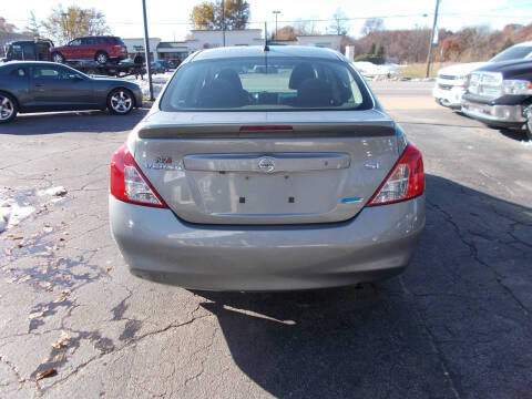 2013 Nissan Versa 1.6 SL