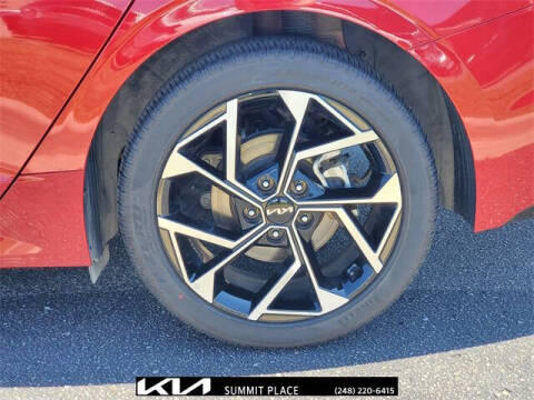 2025 Kia K5 EX