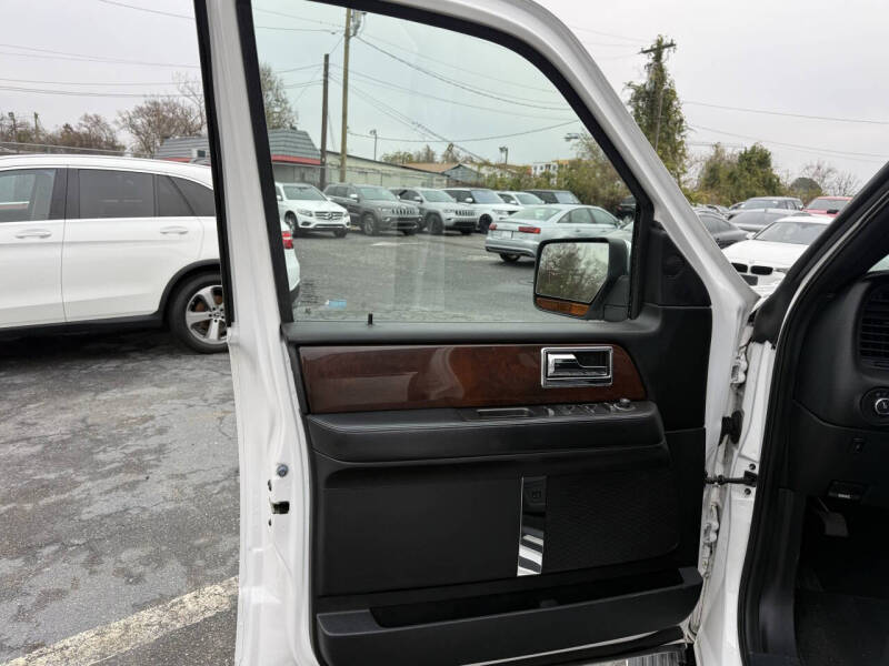 2017 Lincoln Navigator L Select