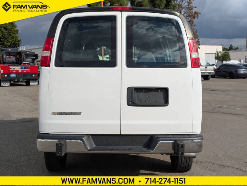 2023 Chevrolet Express 2500