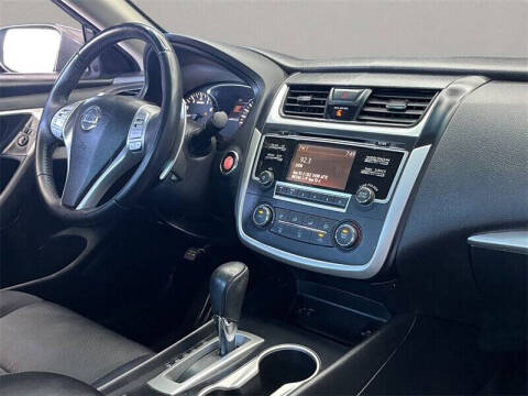 2016 Nissan Altima 2.5 SR