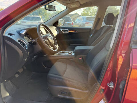 2017 Nissan Pathfinder SV