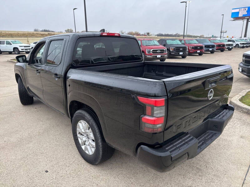 2023 Nissan Frontier SV