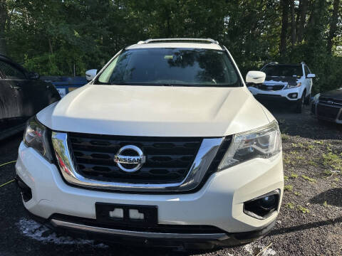 2017 Nissan Pathfinder Platinum