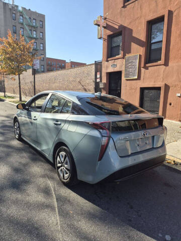 2018 Toyota Prius Three