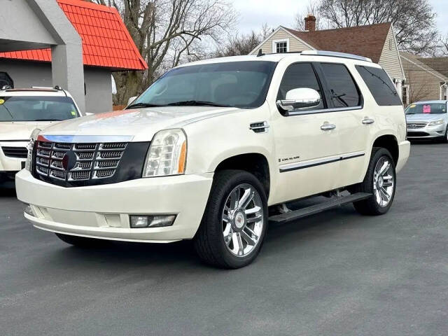 2009 Cadillac Escalade Platinum Edition's photo