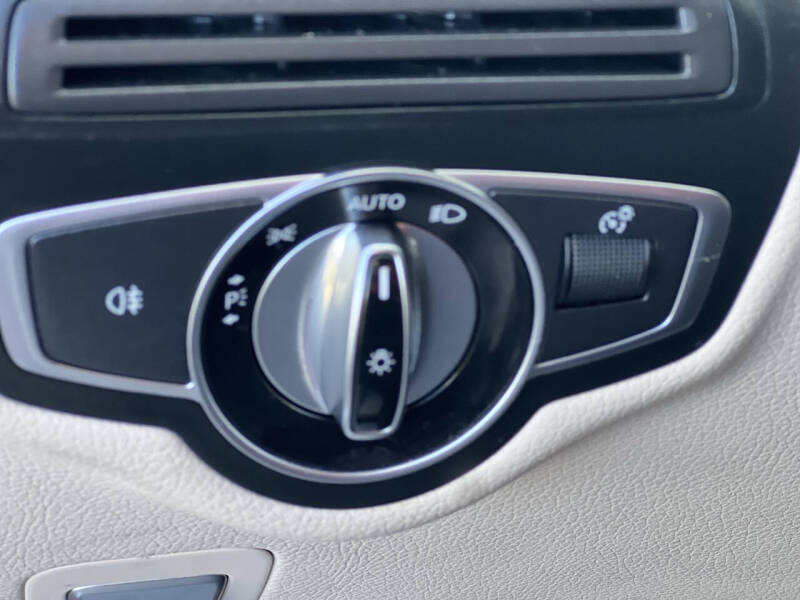 2017 Mercedes-Benz GLC GLC 300