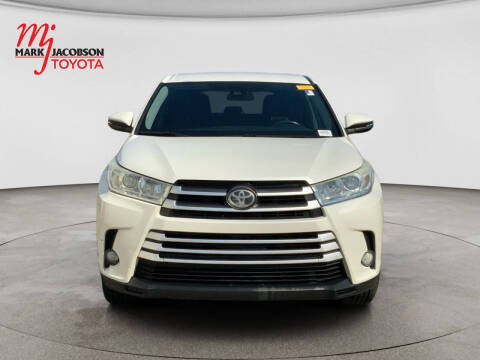 2017 Toyota Highlander LE Plus