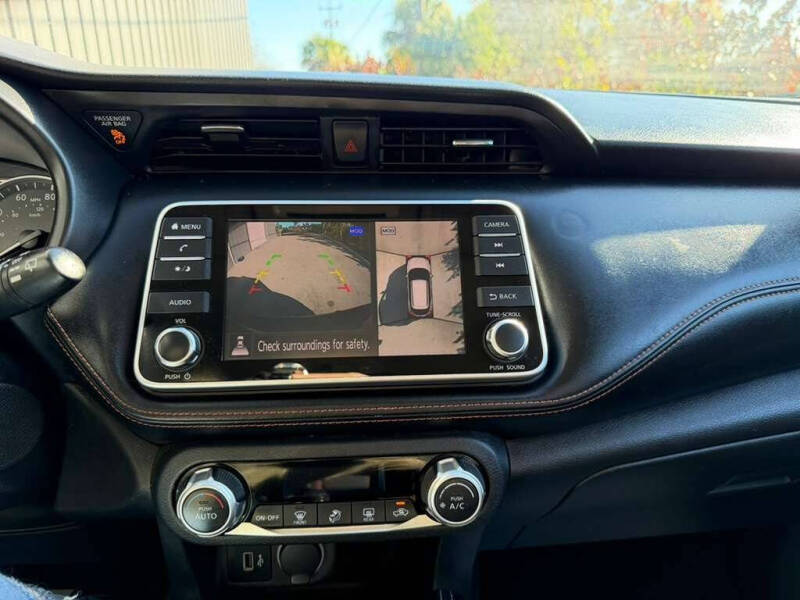 2020 Nissan Kicks SR