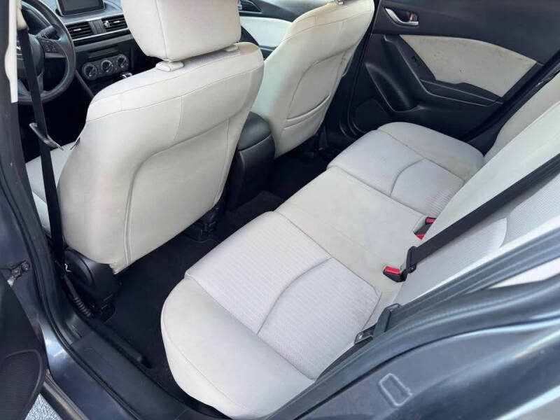 2015 Mazda MAZDA3 i Sport