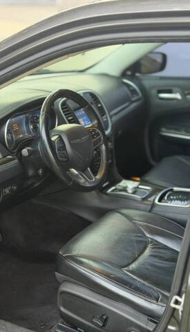 2017 Chrysler 300 C