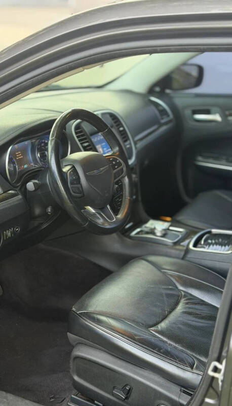 2017 Chrysler 300 C