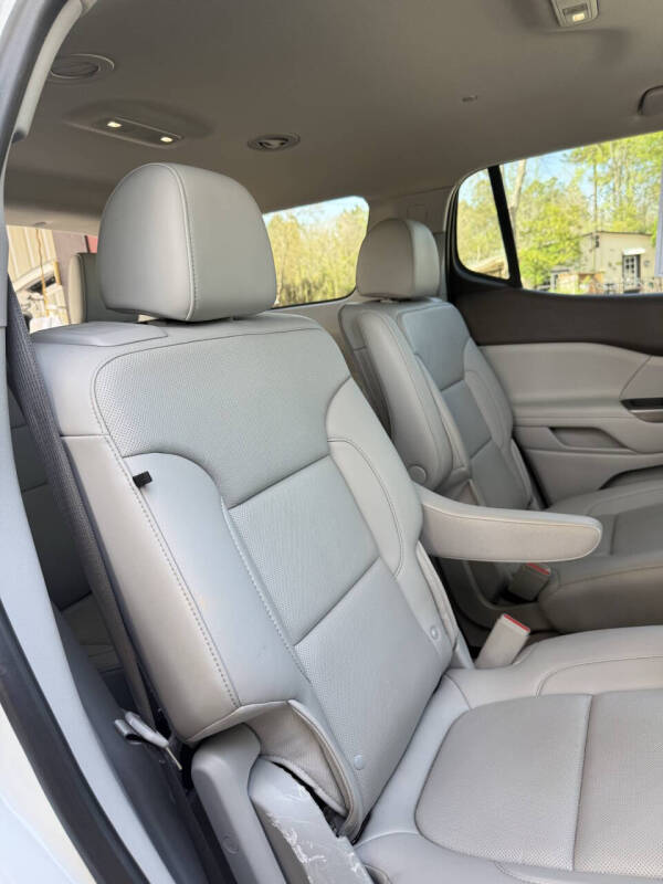 2022 GMC Acadia SLT