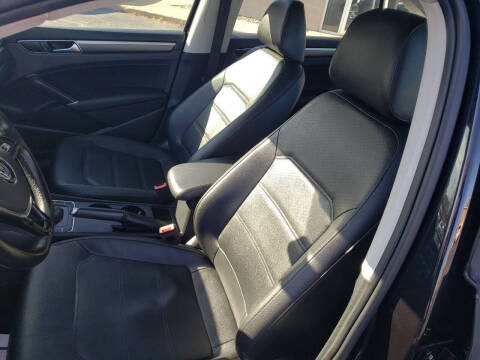 2018 Volkswagen Passat 2.0T R-Line