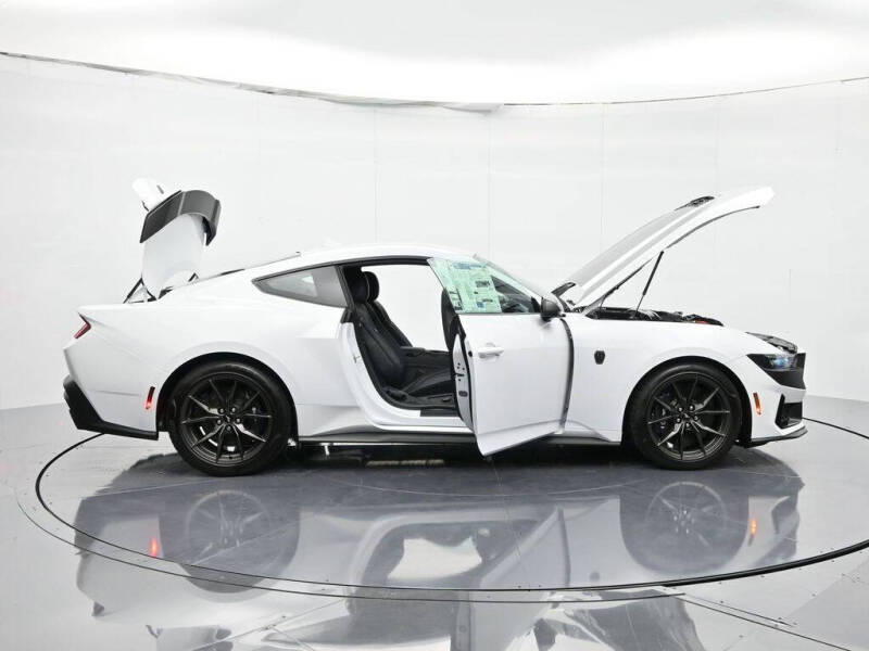 2025 Ford Mustang Dark Horse