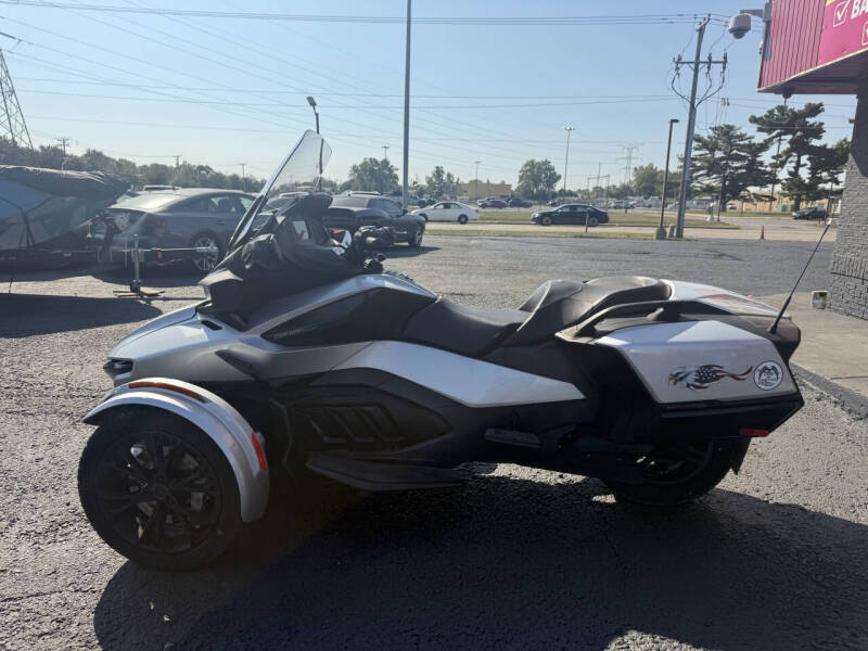 2023 Can-Am Spyder RT
