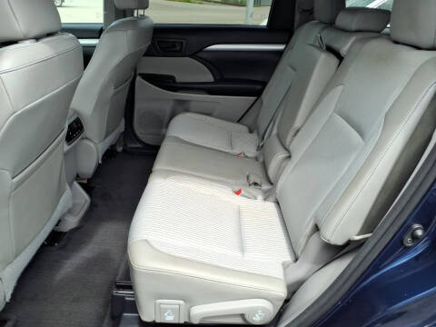 2015 Toyota Highlander LE