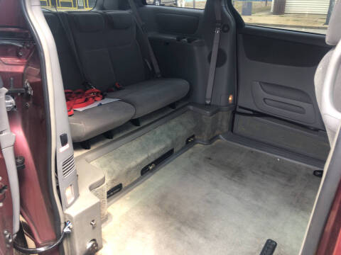 2005 Toyota Sienna LE 7 Passenger