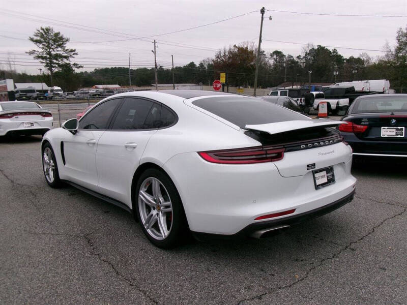 2018 Porsche Panamera 4
