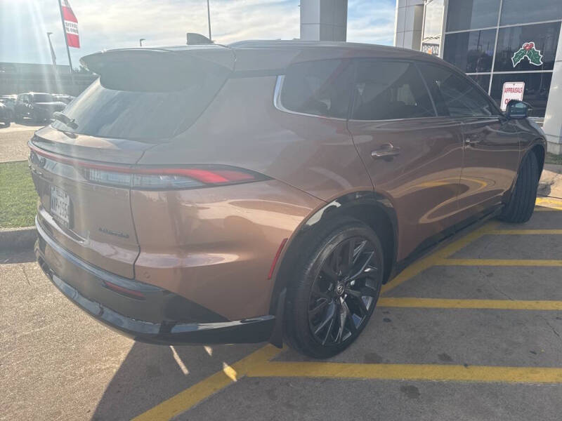 2025 Toyota Crown Signia Limited